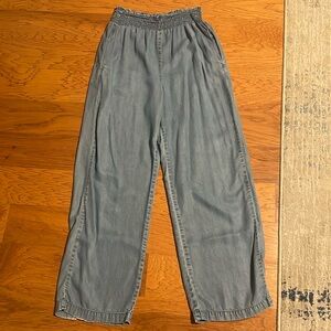 Women’s chambray palazzo pants. Size large.